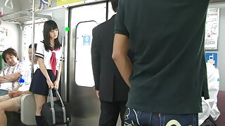 Upplev den vilda åkturen med den fantastiska asiatiska tonåringen Kotomi Asakura i en hardcore VR-film.