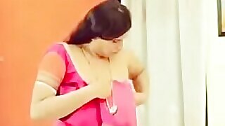 Indisk tante blir sint og kåt i HD-video.